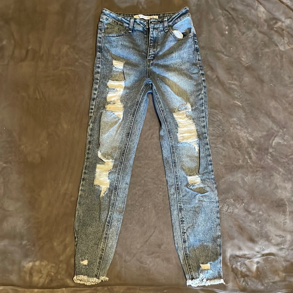 Tinseltown Blue ripped jeans